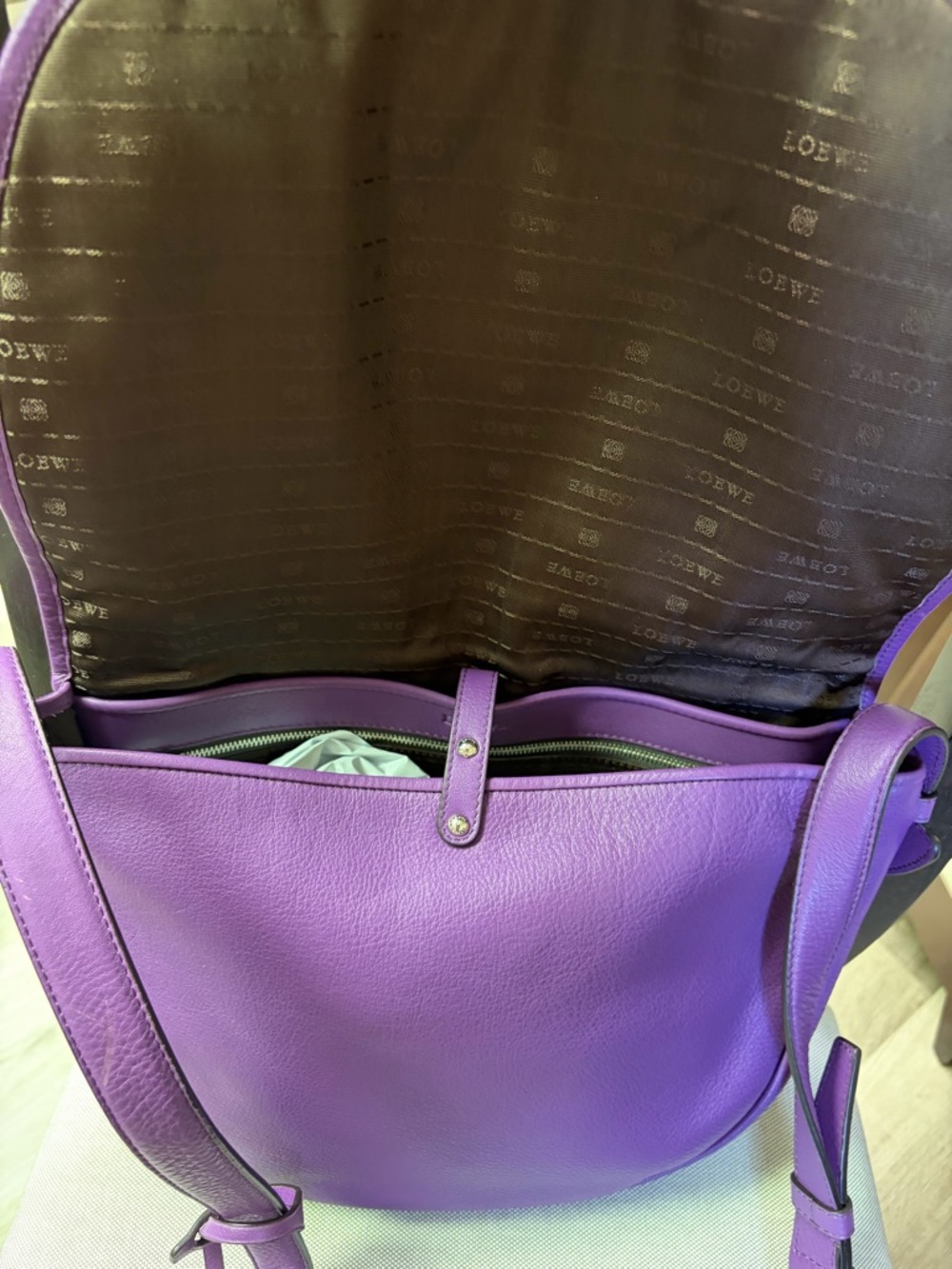 Loewe Violet Leather Crossbody Bag - Picture 4 of 4
